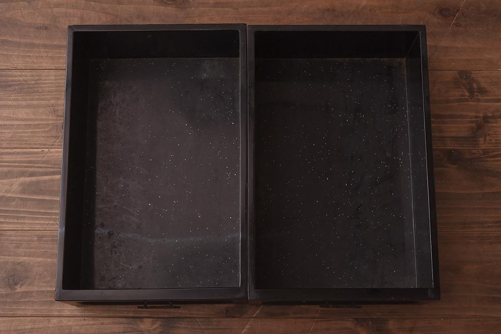 アンティーク家具　螺鈿と蒔絵の華やかな意匠が目を引く飾り棚(飾棚、茶棚)(R-042453)