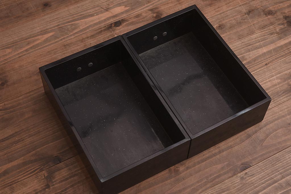 アンティーク家具　螺鈿と蒔絵の華やかな意匠が目を引く飾り棚(飾棚、茶棚)(R-042453)