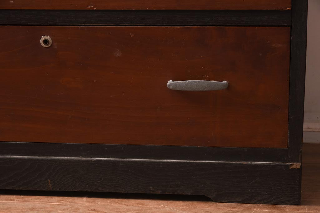 レトロ家具　すっきりとしたツートーンのチェスト(タンス、箪笥、引き出し)(R-042455)