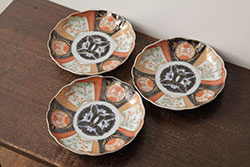 アンティーク雑貨　古民具・骨董　明治期　伊万里焼　色絵七寸皿3枚セット(和食器、中皿)(R-042463)