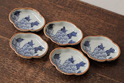アンティーク雑貨　江戸期　古伊万里　染付花文小皿5枚セット(変形皿、和食器)(R-042476)
