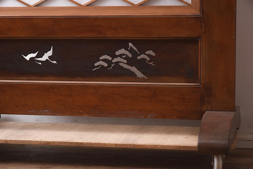 ビンテージ家具　障子入り　鶴松の透かしが和の雰囲気漂う衝立(つい立て、パーテーション)(R-042479)