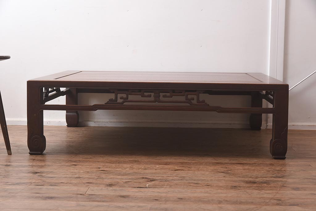 アンティーク家具　昭和初期　花梨材　透かし入り　アジアン風のデザインが魅力の座卓(ローテーブル、カリン材)(R-042480)