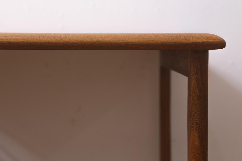 ヴィンテージ家具　北欧ビンテージ　G-PLAN(ジープラン)　チーク材　タイルトップがお洒落なネストテーブル(サイドテーブル)(R-042487)
