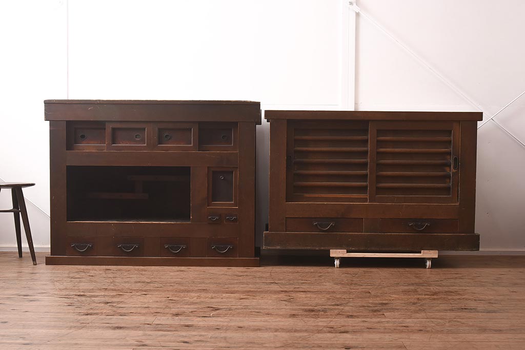 人気のファッションブランド！ アンティーク家具 和製アンティーク 飾り棚付き! 四尺水屋箪笥(4 箪笥
