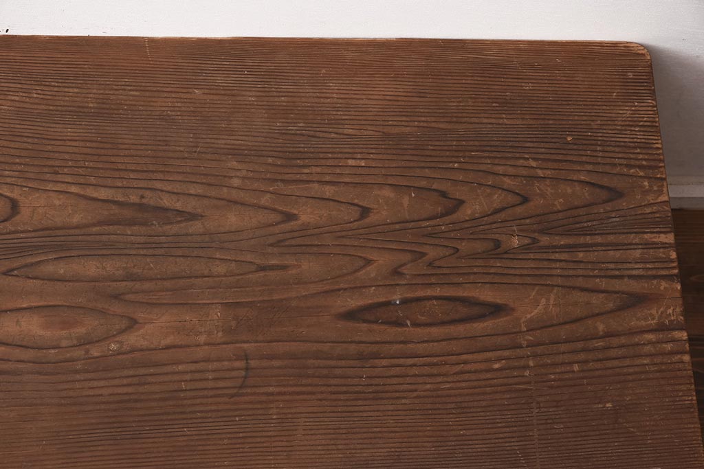 ビンテージ家具　高級杉材　使い込まれた風合いが味わい深い座卓(ローテーブル)(R-042495)