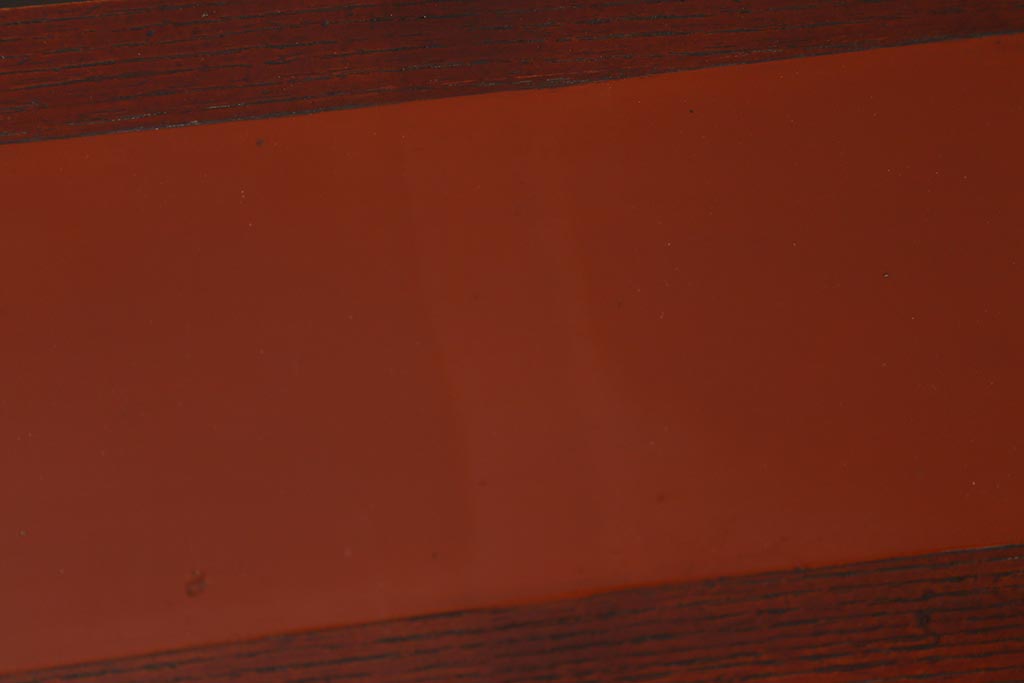 アンティーク雑貨　指物　工芸品　漆塗り・中央朱塗り　本革の留め金具が付いた上品な文箱(小箱、手文庫、手許箱、木箱、漆器)(R-042500)