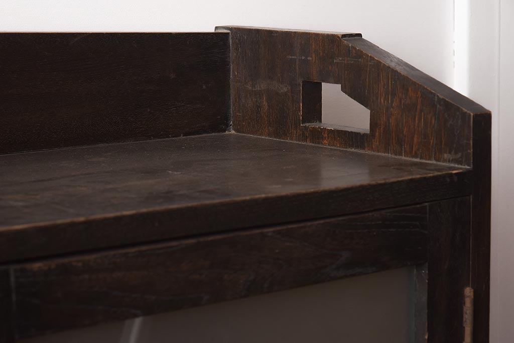 アンティーク家具　栓材　透かし入りのノスタルジックな木製ブックケース(戸棚、収納棚、キャビネット)(R-042509)