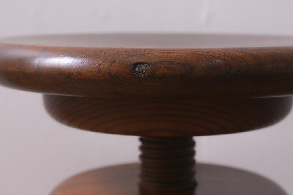 ヴィンテージ家具　総ケヤキ材　上質な造りが魅力のスクリュースツール(木製チェア、丸椅子、回転イス、ビンテージ)(R-042517)