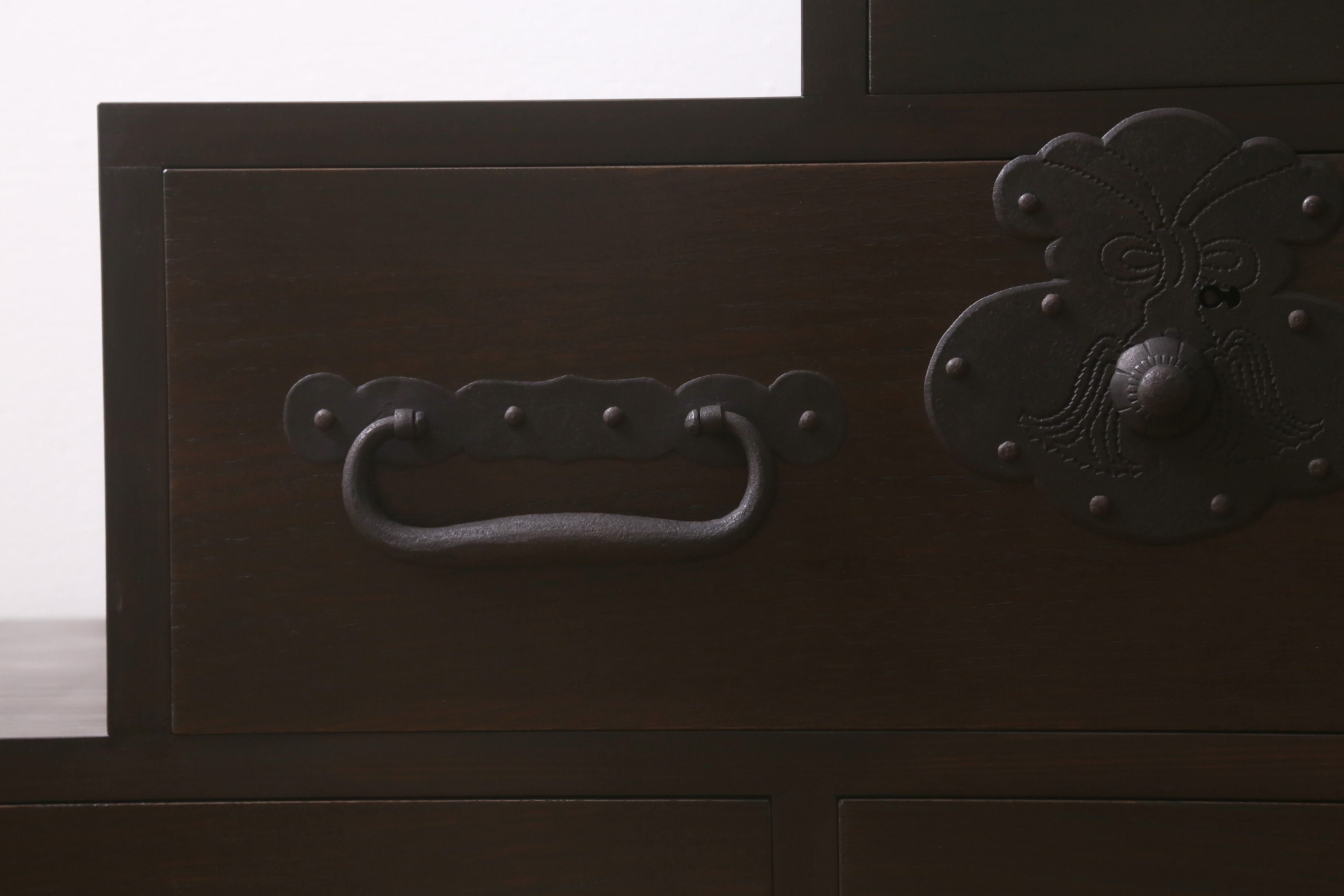 ラフジュ工房オリジナル　古金具リメイク　巾着金具　4段階段箪笥(階段タンス、和たんす)(R-042557)