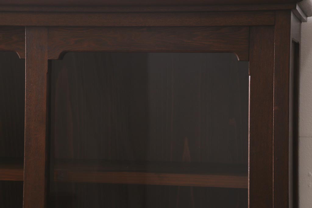 和製アンティーク　大正昭和初期　ニレ材　大正ロマン　落ち着いた大人の優美さ漂うブックケース(本箱、戸棚、飾り棚)(R-042595)