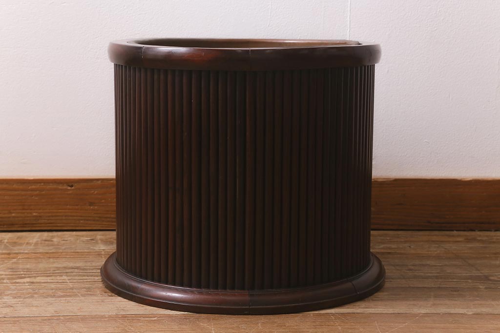 アンティーク雑貨　和製アンティーク　紫檀(シタン)材　珍品　円筒形　上質な造りの丸火鉢(手あぶり、木製火鉢)(R-042611)