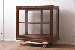 アンティーク家具　昭和レトロ　レリーフが魅力の小ぶりなガラスケース(ショーケース、陳列棚)(R-042628)