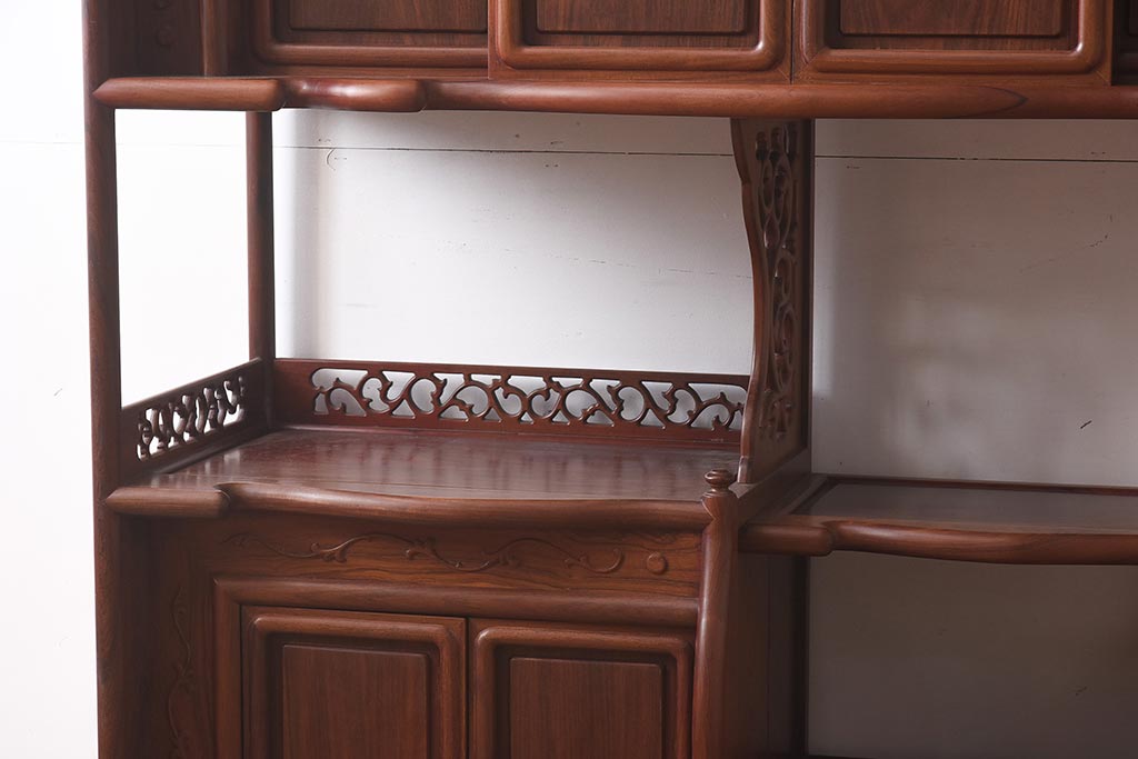 ヴィンテージ家具　紫檀材　品のある佇まいが魅力の飾り棚(茶棚、収納棚、ビンテージ)(R-042659)