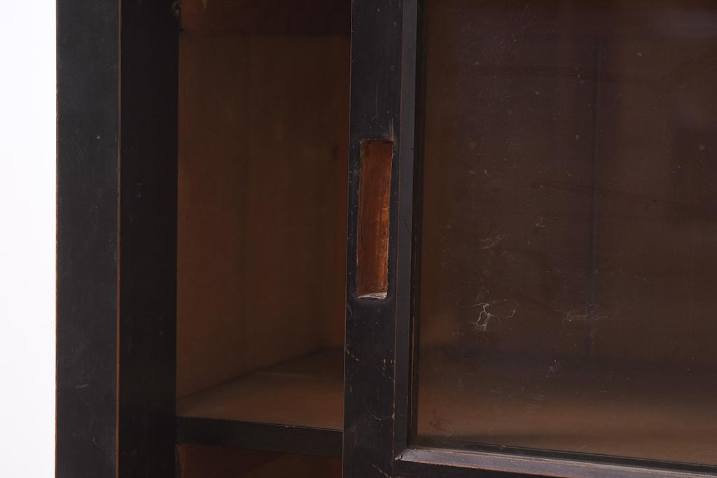 アンティーク家具　和製アンティーク　昭和初期　黒塗りがシックなガラス戸棚(食器棚、キャビネット)(R-042664)