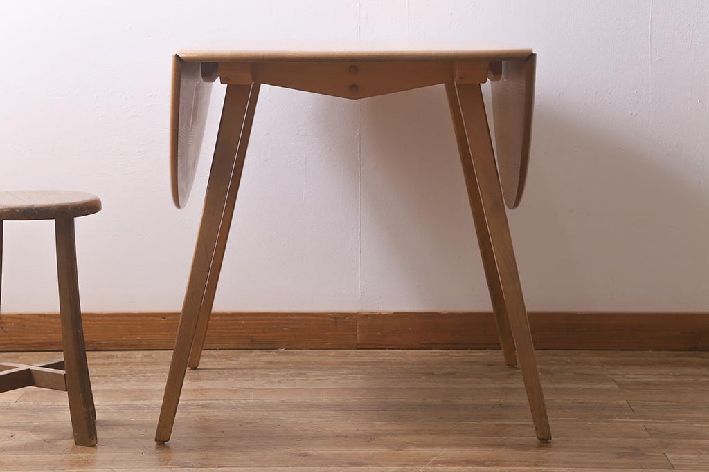 ヴィンテージ家具　イギリスビンテージ　ERCOL(アーコール)　ウィンザードロップリーフテーブル(バタフライテーブル、ラウンドテーブル)(R-042709)