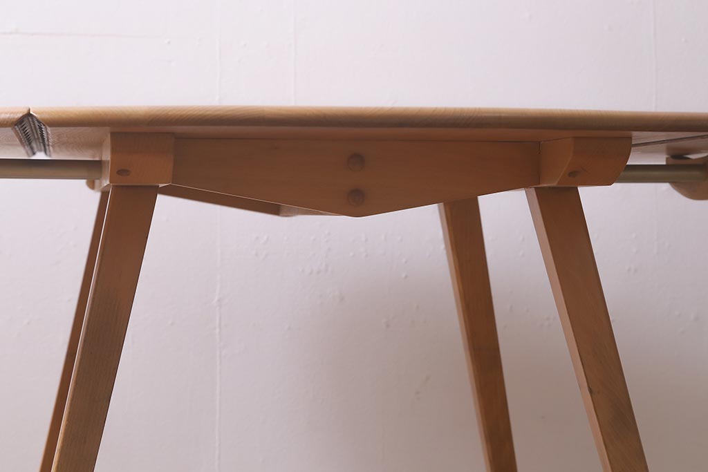 ヴィンテージ家具　イギリスビンテージ　ERCOL(アーコール)　ウィンザードロップリーフテーブル(バタフライテーブル、ラウンドテーブル)(R-042709)