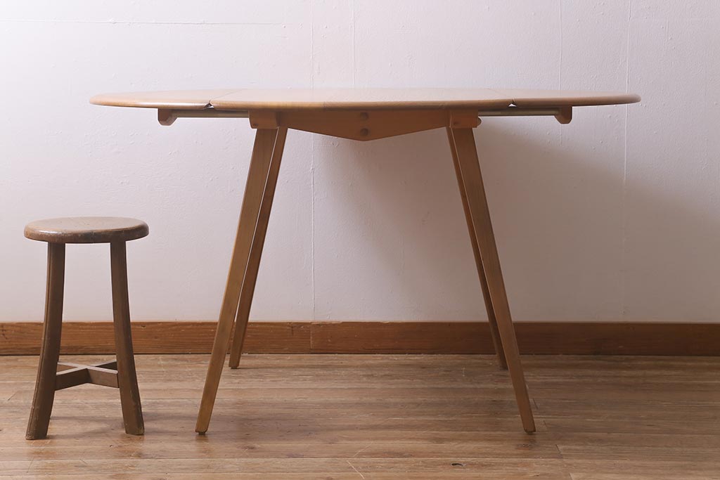 ヴィンテージ家具　イギリスビンテージ　ERCOL(アーコール)　ウィンザードロップリーフテーブル(バタフライテーブル、ラウンドテーブル)(R-042709)