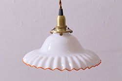 アンティーク照明　レトロ　橙縁フリルシェードのペンダントライト(電笠、天井照明)(R-042734)