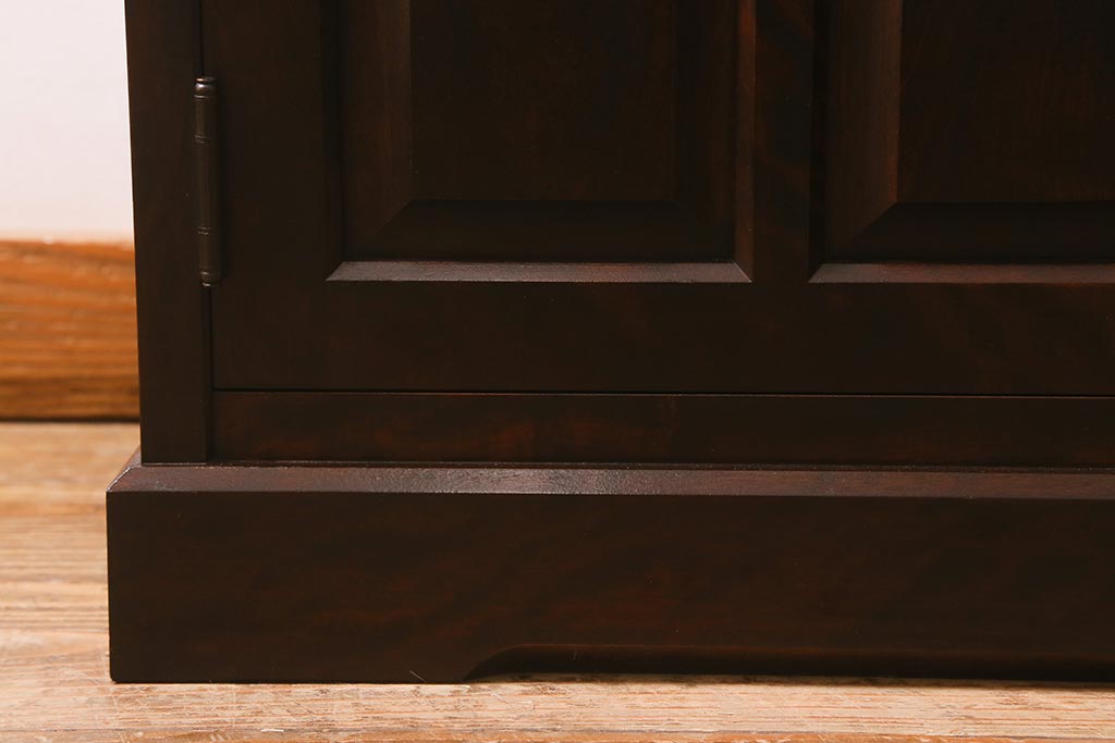 中古　北海道民芸家具　OM158　品のある空間づくりにおすすめな飾り棚(収納棚、キャビネット)(定価約めな飾り棚(収納棚、キャビネット)(定価約30万円)(R-042756)