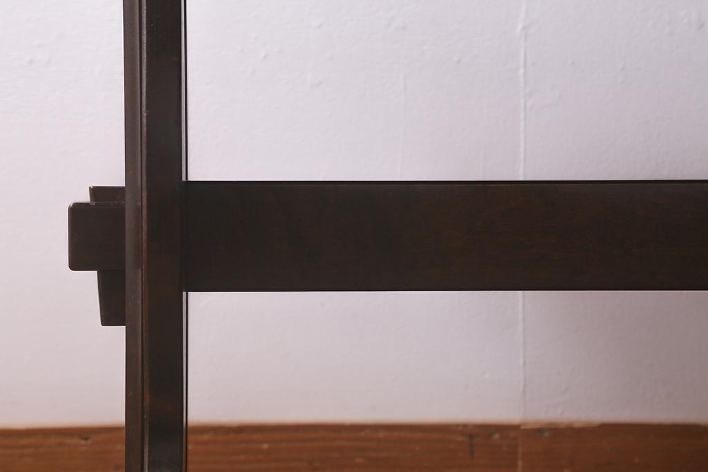 ビンテージ家具　北海道民芸家具　脚のデザインが魅力のシックな4人掛けダイニングテーブル(机)(R-042814)