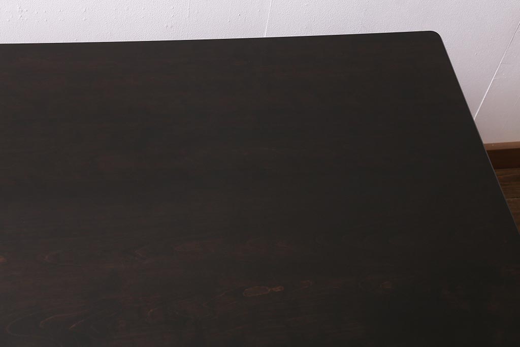 ビンテージ家具　北海道民芸家具　モダンなデザインの4人掛けダイニングテーブル(机)(R-042815)