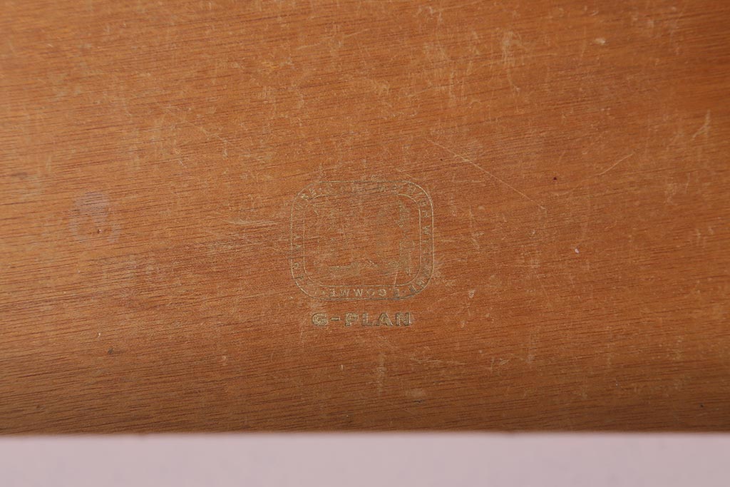 ヴィンテージ家具　北欧ビンテージ　G-PLAN(ジープラン)　リペイントがかわいらしいBBシリーズの縦型チェスト(サイドチェスト、引き出し)(R-042816)