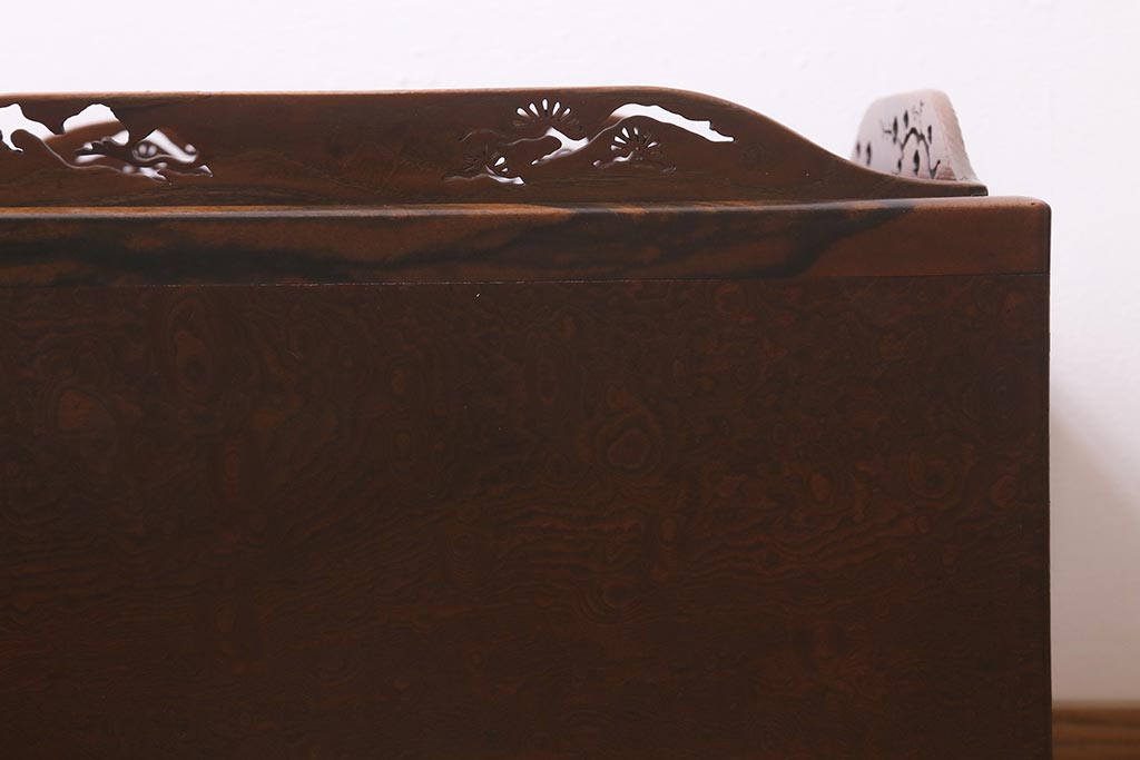 アンティーク家具　特注　透かし入り　黒柿・ケヤキ材　玉杢が美しい上手物の長火鉢(木製火鉢)(R-042817)