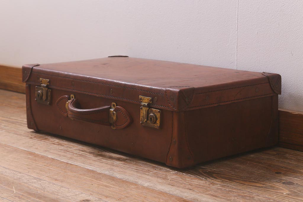 味のある古い革トランク 鞄 ディスプレイ アンティーク 古道具 - ケース