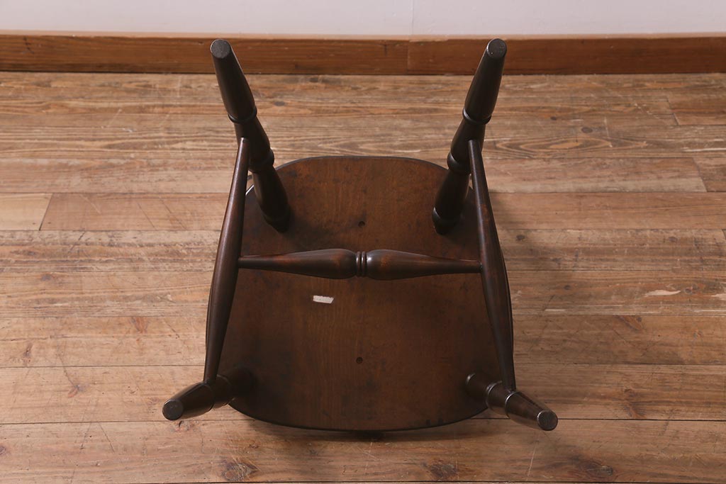 中古　北海道民芸家具　HM626　クラシカルな雰囲気漂うダイニングチェア(椅子、ウィンザーチェア、板座チェア、ウインザーチェア)(R-042835)