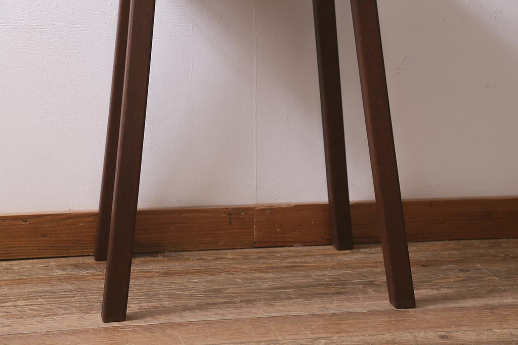 アンティーク家具　和製アンティーク　ナラ材　シンプルなデザインが魅力のサイドテーブル(R-042846)