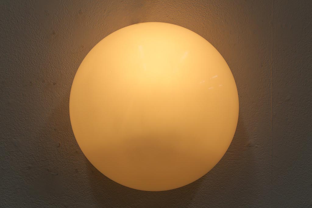 アンティーク照明　昭和レトロ　コロンとしたフォルムが可愛らしいシーリングライト(天井照明、壁掛け照明)(R-042857)