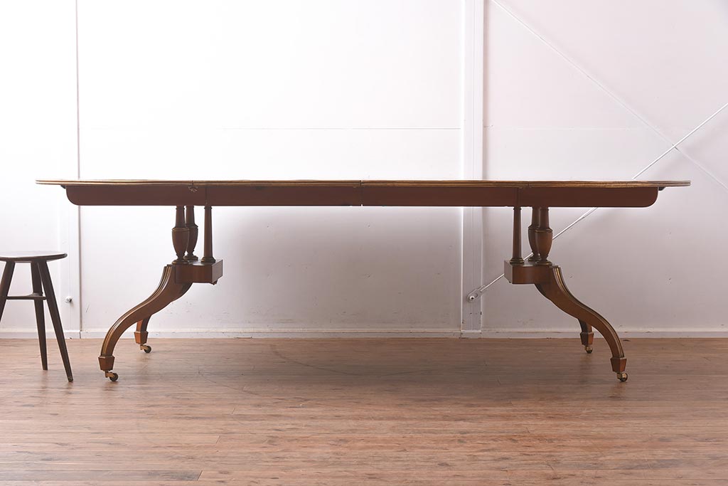 展示品　IDC大塚家具　Baker(ベーカー社)　1939　パイン材　エクステンションテーブル(ダイニングテーブル、ラウンドテーブル)(定価約80万円)(R-042897)