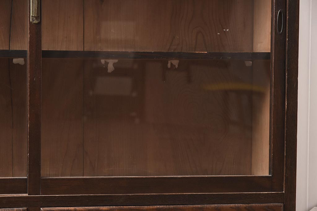 和製アンティーク　大正昭和初期　タモ材　栓材　大正ロマン　昭和レトロ　懐かしい雰囲気の大振りなブックケース(本箱、戸棚、収納棚、飾り棚)(R-042902)