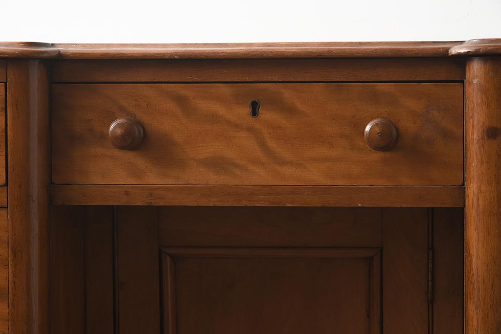 フランスアンティーク　アンティーク家具　メープル材　玉杢が目を引く両袖机(両袖デスク、机、在宅ワーク、在宅用ワークデスク、サイドボード)(R-042903)
