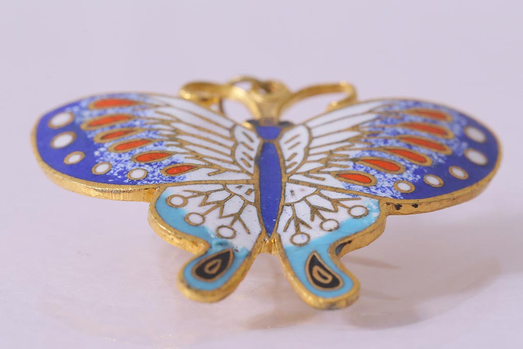ヴィンテージアクセサリー　バタフライ　鮮やかな蝶のブローチ(ペンダントトップ、チャーム、ビンテージ)(R-042914)