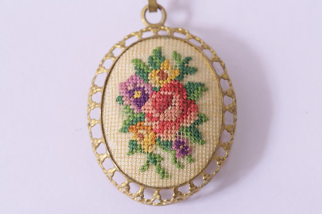 vintage プチポワン 刺繍 バッグ ヴィンテージ レトロ 花柄 - ハンドバッグ