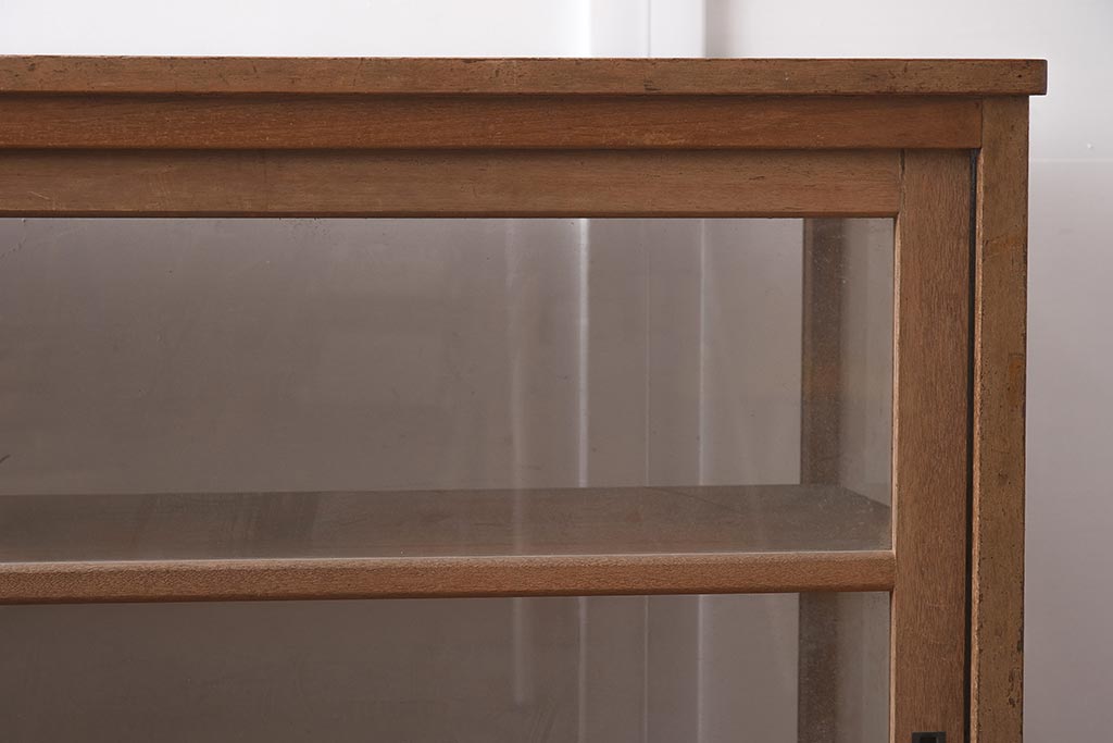レトロ家具　昭和中期　シンプルで大振りなガラスケース(ショーケース、陳列棚)(R-042933)