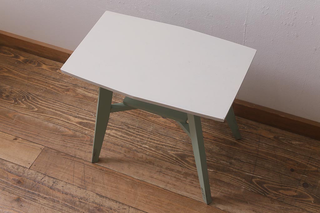 ペイント家具 レトロ家具 ナチュラルな色合いが魅力のサイド