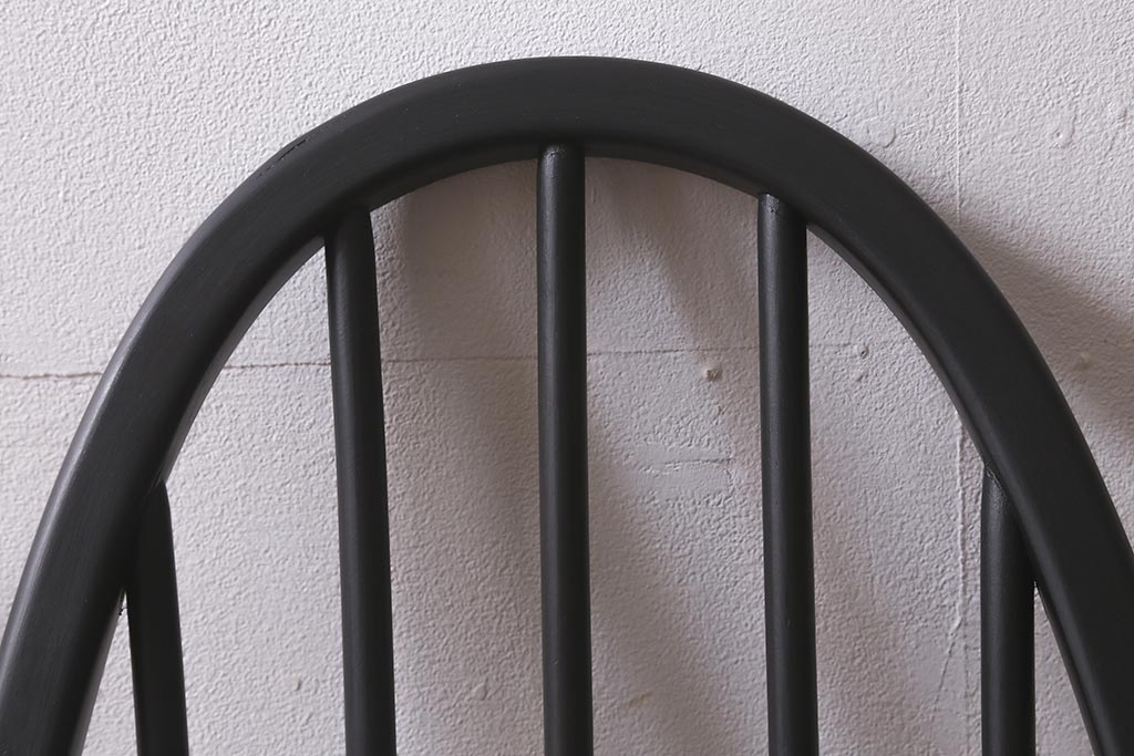 ヴィンテージ家具　ERCOL(アーコール)　ペイント　ブラックカラーが格好良いクエーカーチェア(ダイニングチェア、椅子、ビンテージ)(R-042943)