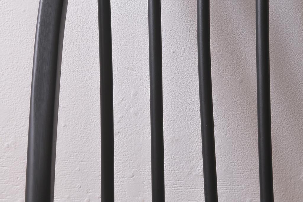 ヴィンテージ家具　ERCOL(アーコール)　ペイント　ブラックカラーが格好良いクエーカーチェア(ダイニングチェア、椅子、ビンテージ)(R-042943)