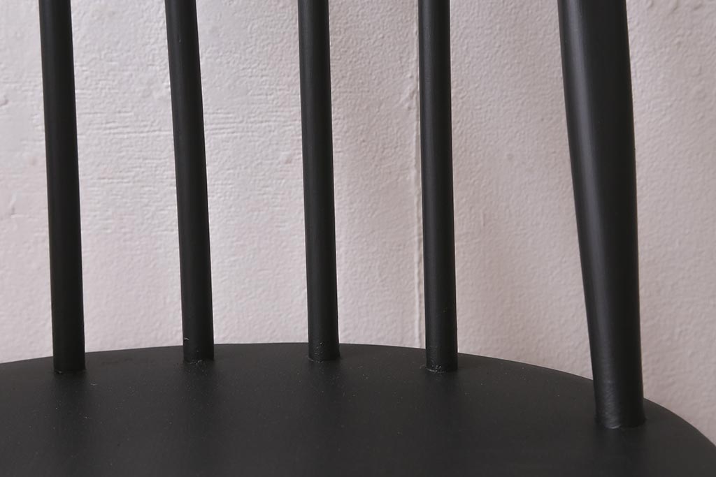 ヴィンテージ家具　ERCOL(アーコール)　ペイント　ブラックカラーが格好良いクエーカーチェア(ダイニングチェア、椅子、ビンテージ)(R-042943)