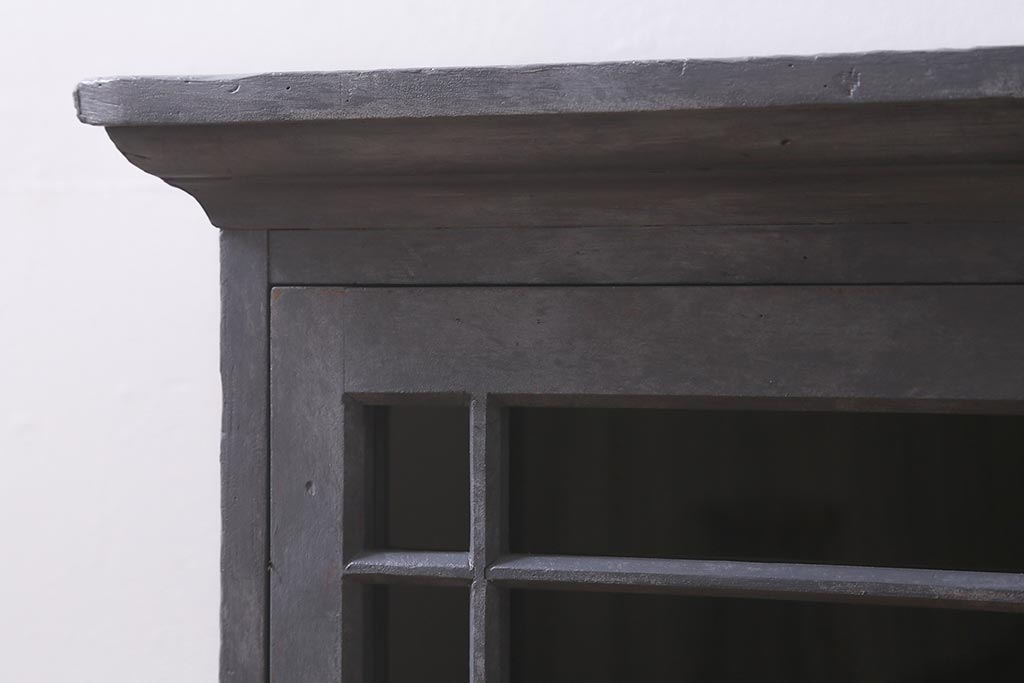 アンティーク家具　和製アンティーク　ダークグレーペイントがおしゃれな引き出し付きサイドキャビネット(収納棚、飾り棚、ガラス戸棚)(R-042955)
