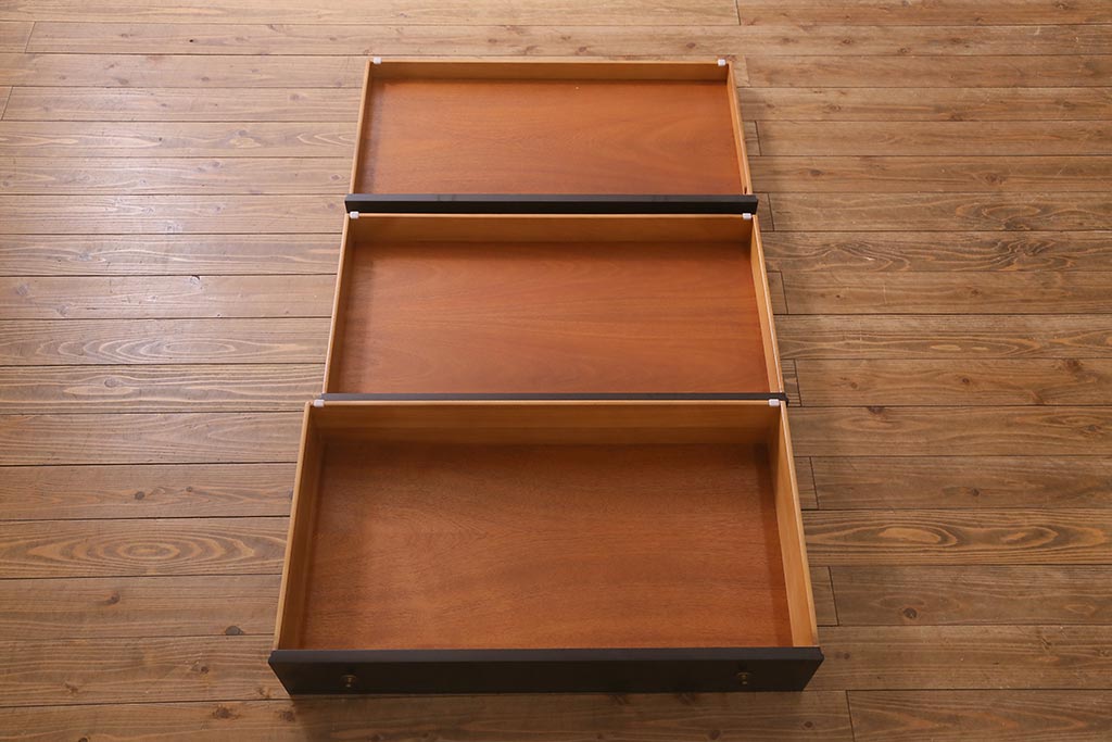在庫未使用品　IDC大塚家具　ヘンレドン(HENREDON)　Barbara Barry　B8003-06　WN　ナイトテーブル(チェスト)(定価約75万円)(R-042975)