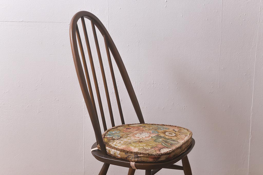 ヴィンテージ家具　ERCOL(アーコール)　クッション付き　カントリースタイルにも合うクエーカーチェア(椅子、ビンテージ)(R-042989)