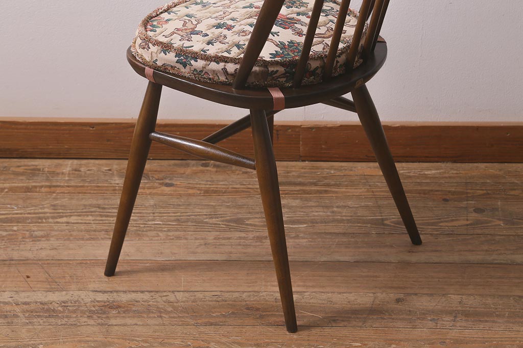 ヴィンテージ家具　ERCOL(アーコール)　クッション付き　カントリースタイルにも合うクエーカーチェア(椅子、ビンテージ)(R-042990)