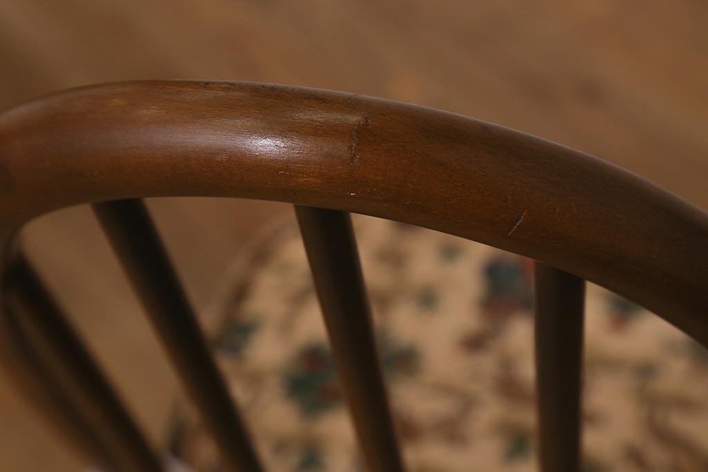 ヴィンテージ家具　ERCOL(アーコール)　クッション付き　カントリースタイルにも合うクエーカーチェア(椅子、ビンテージ)(R-042992)