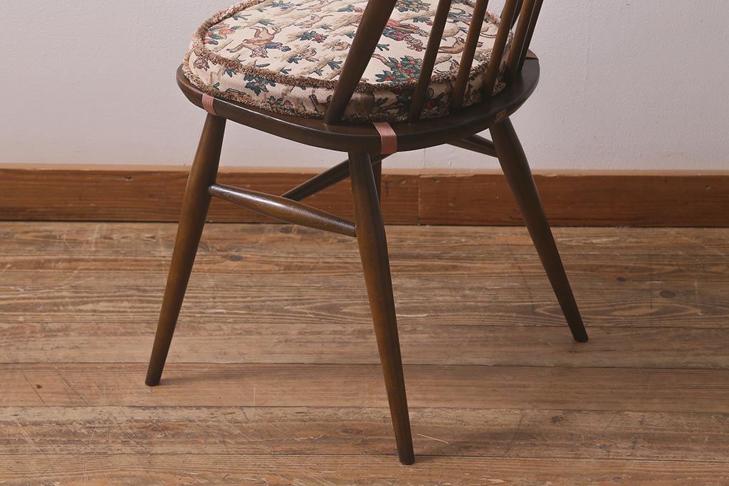 ヴィンテージ家具　ERCOL(アーコール)　クッション付き　カントリースタイルにも合うクエーカーチェア(椅子、ビンテージ)(R-042993)