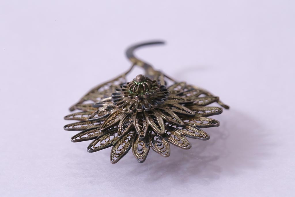 ヴィンテージアクセサリー　レトロモダンな花のビンテージブローチ(R-043008)