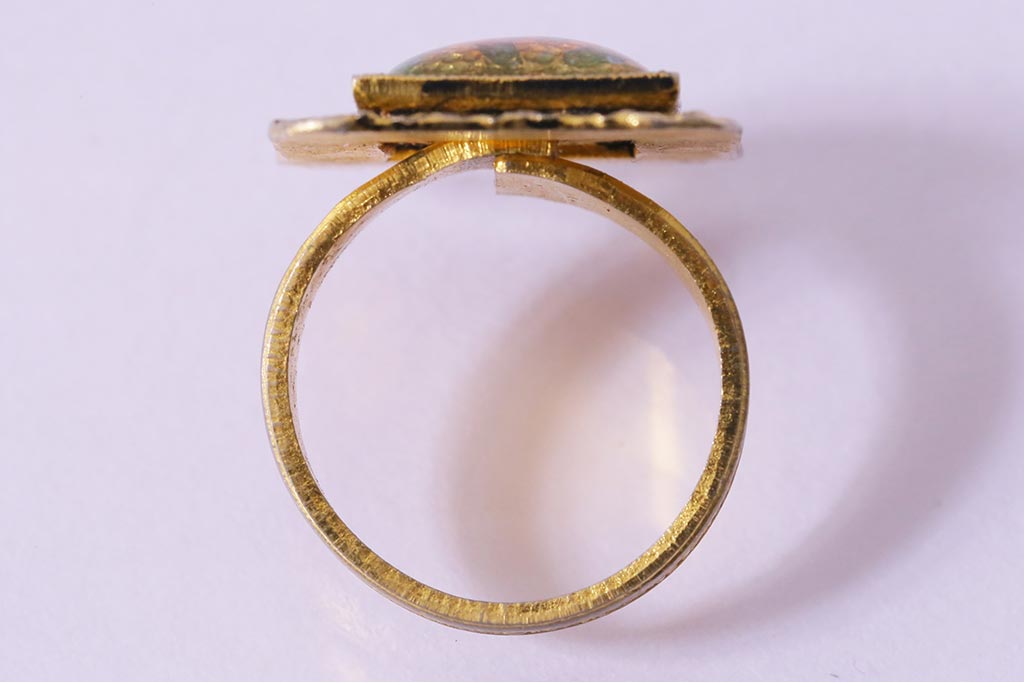 ビンテージアクセサリー　和製ビンテージ　ぼんやりとした色彩が美しい指輪(リング)(R-043015)